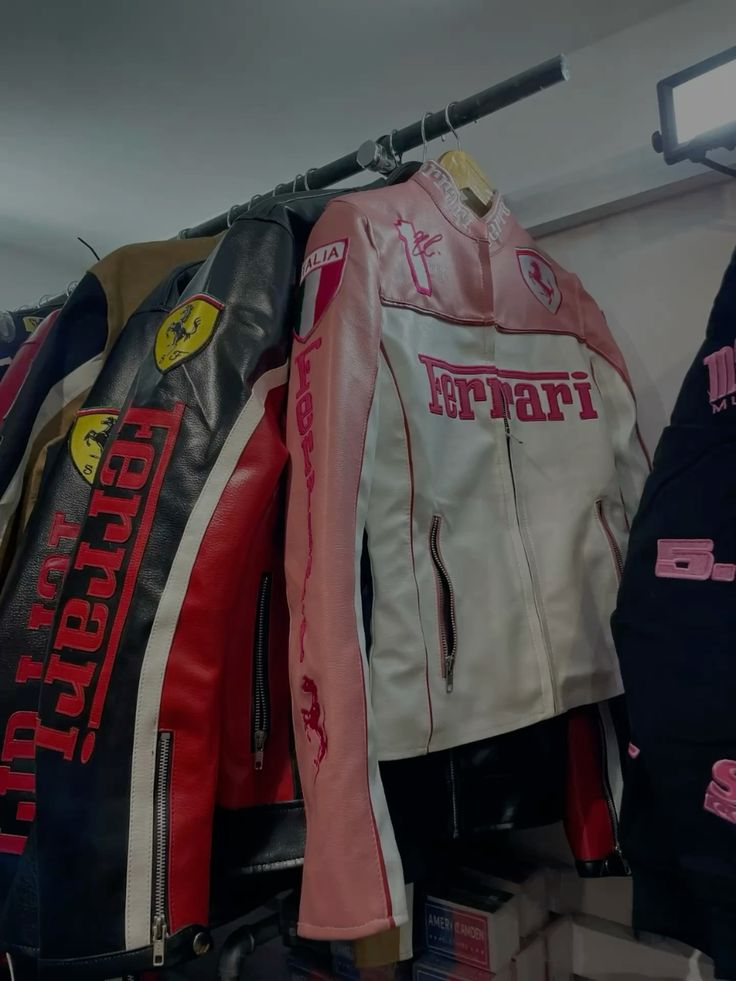 Jaqueta Vintage Scuderia Rosa e Branco F1